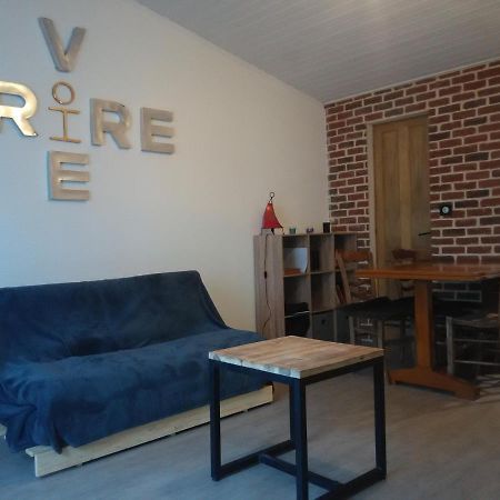 La Maisonnette Des Louves - Gite Rural Avec Jardin Barbechat 외부 사진