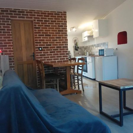La Maisonnette Des Louves - Gite Rural Avec Jardin Barbechat 외부 사진