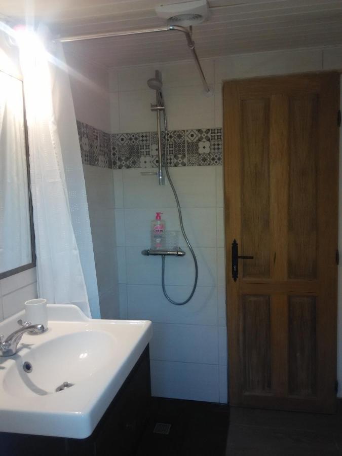 La Maisonnette Des Louves - Gite Rural Avec Jardin Barbechat 외부 사진