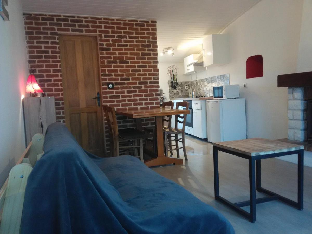 La Maisonnette Des Louves - Gite Rural Avec Jardin Barbechat 외부 사진